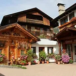 Wellness- Und Edelweiss 4* بيروانغ